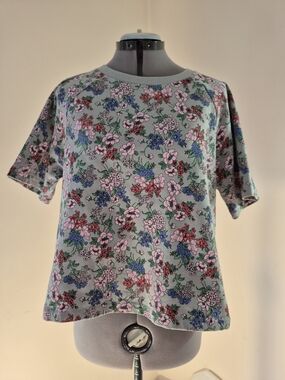 Eva Franco Sage Green Floral Short-Sleeve Sweatshirt-like Top